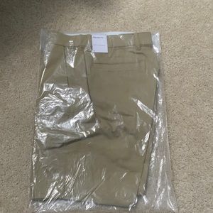 NWT men’s Nike golf shorts. Standard fit. UPF 40+. Style DA4142.